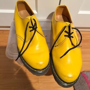 Doc Dr Martens vintage (early 90s) England made yellow M7 W9 Oxford shoes